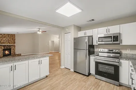 8459 Pikes Peak Drive N Jacksonville FL 32244