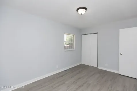 1922 Maclean Road Jacksonville FL 32209