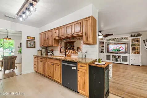 8208 Worm Wood Road Jacksonville FL 32210