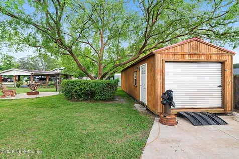 8208 Worm Wood Road Jacksonville FL 32210
