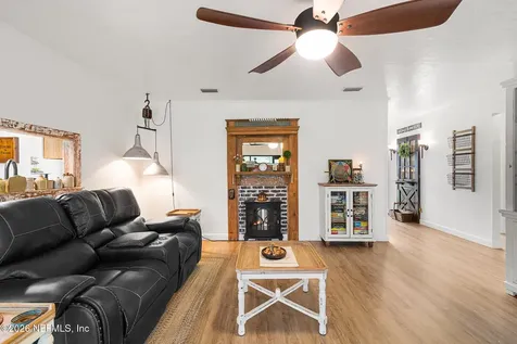 8208 Worm Wood Road Jacksonville FL 32210