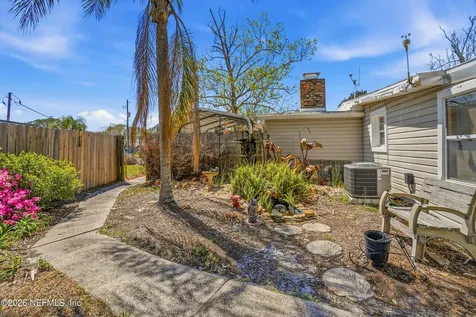 43 Forrestal Circle N Atlantic Beach FL 32233