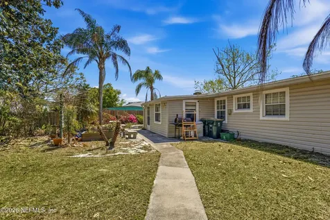 43 Forrestal Circle N Atlantic Beach FL 32233
