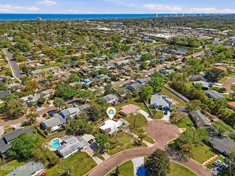 43 Forrestal Circle N Atlantic Beach FL 32233