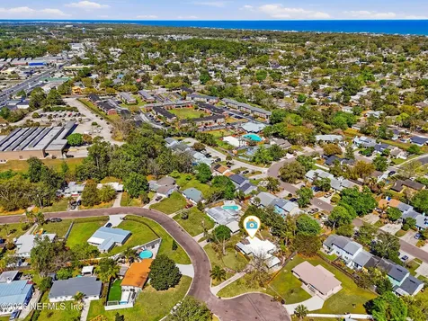 43 Forrestal Circle N Atlantic Beach FL 32233