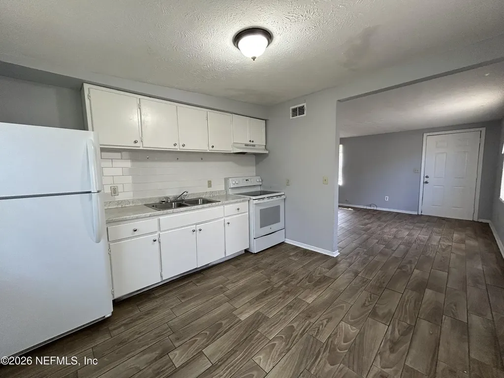 3250 Phyllis Street Jacksonville FL 32205