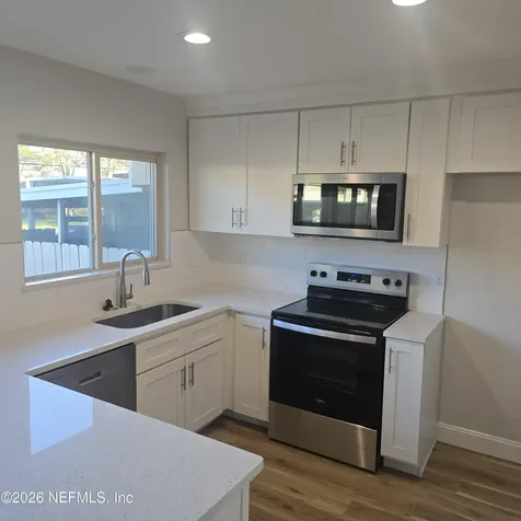 8205 Kensington Square Jacksonville FL 32217