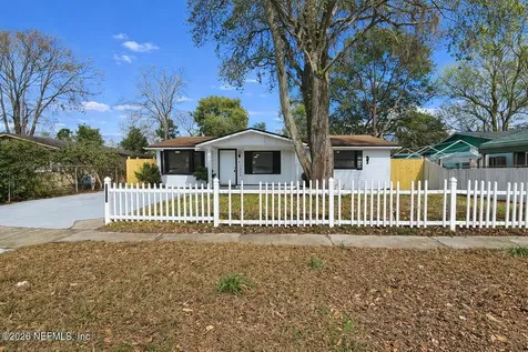 7563 John F Kennedy Drive W Jacksonville FL 32219