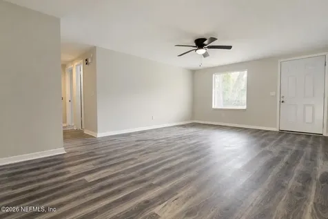 7563 John F Kennedy Drive W Jacksonville FL 32219