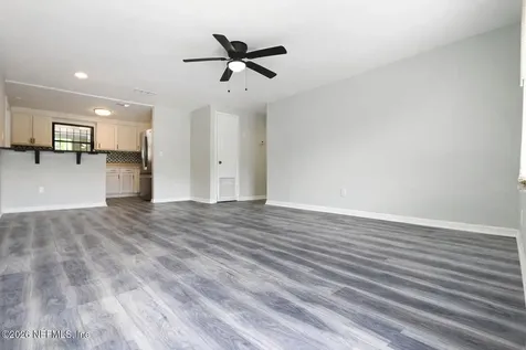 7563 John F Kennedy Drive W Jacksonville FL 32219