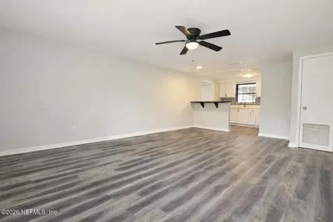 7563 John F Kennedy Drive W Jacksonville FL 32219