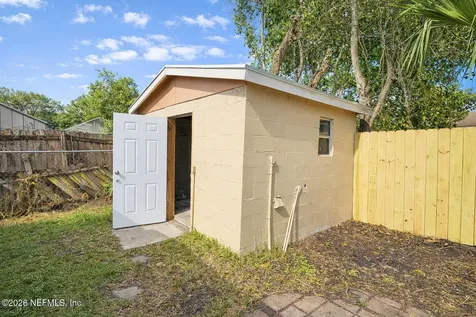 7563 John F Kennedy Drive W Jacksonville FL 32219