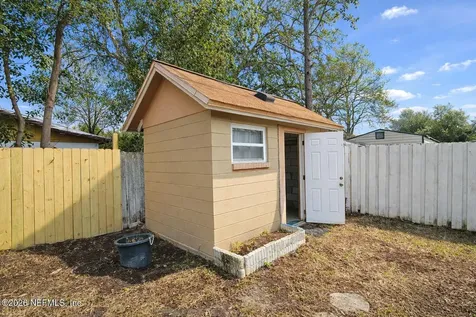 7563 John F Kennedy Drive W Jacksonville FL 32219