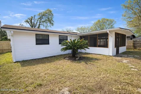 7563 John F Kennedy Drive W Jacksonville FL 32219
