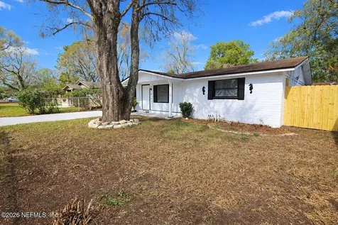 7563 John F Kennedy Drive W Jacksonville FL 32219