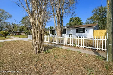 7563 John F Kennedy Drive W Jacksonville FL 32219