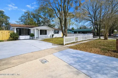 7563 John F Kennedy Drive W Jacksonville FL 32219