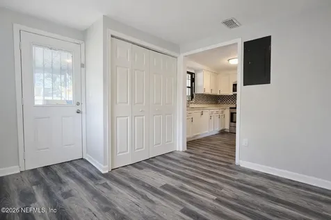 7563 John F Kennedy Drive W Jacksonville FL 32219