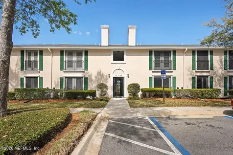 13715 Richmond Park Drive N Jacksonville FL 32224