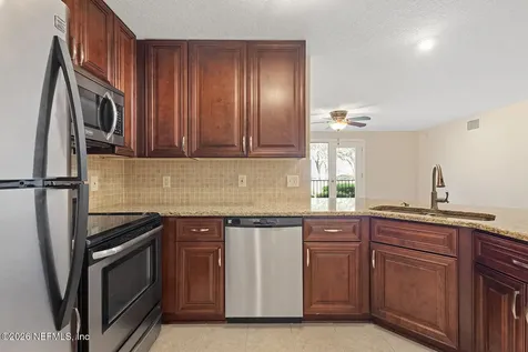 13715 Richmond Park Drive N Jacksonville FL 32224