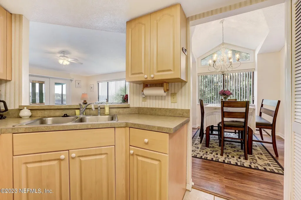 99 Broad River Place Welaka FL 32193