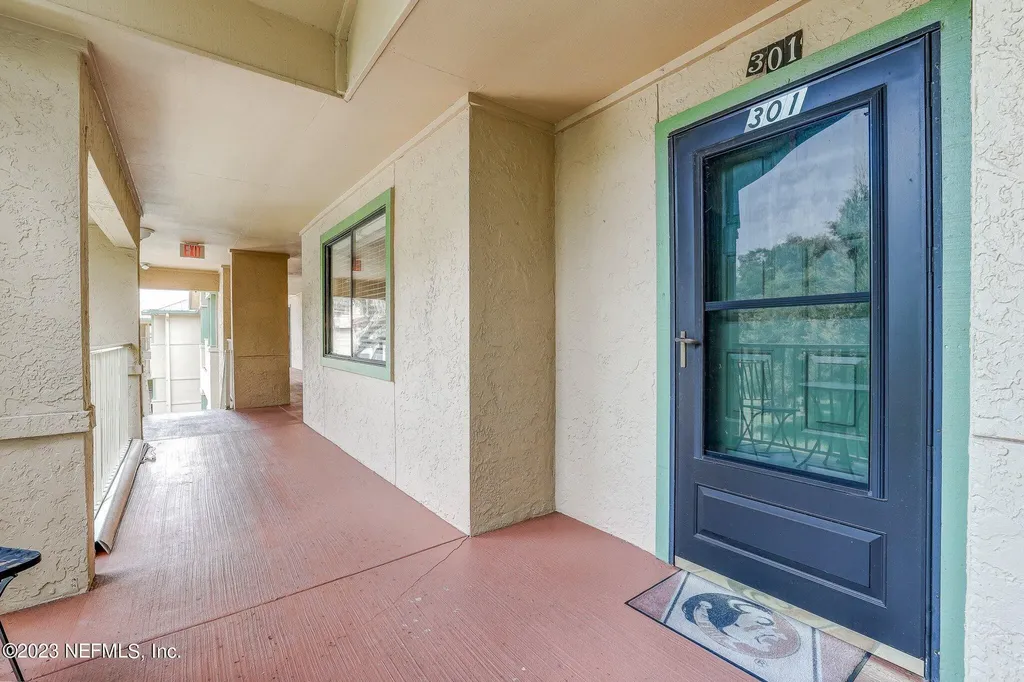 99 Broad River Place Welaka FL 32193