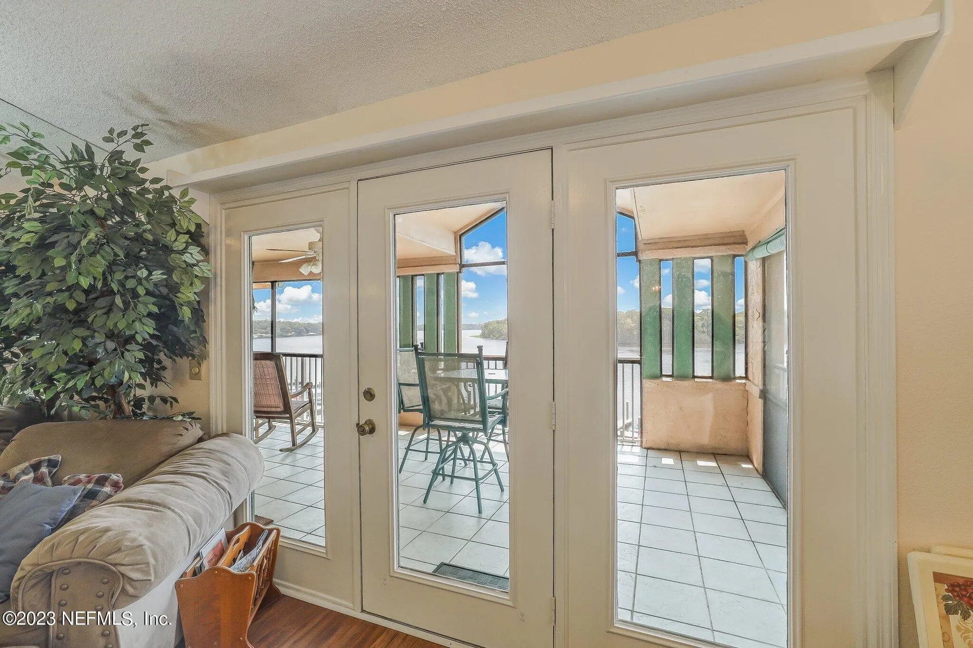 99 Broad River Place Welaka FL 32193