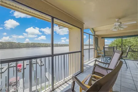 99 Broad River Place Welaka FL 32193