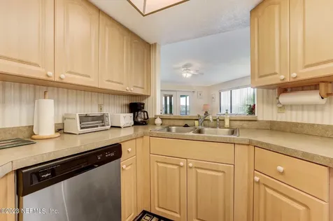 99 Broad River Place Welaka FL 32193