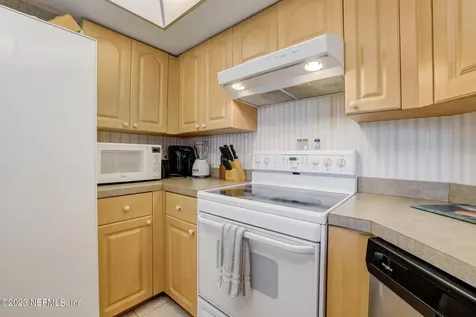99 Broad River Place Welaka FL 32193