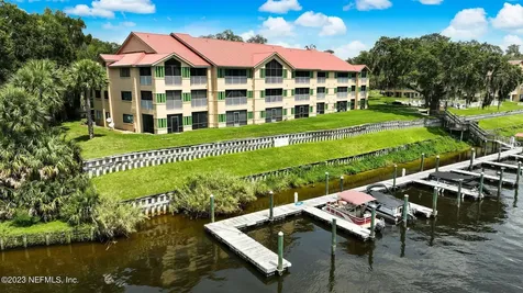 99 Broad River Place Welaka FL 32193