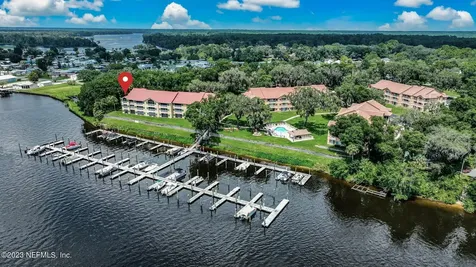 99 Broad River Place Welaka FL 32193