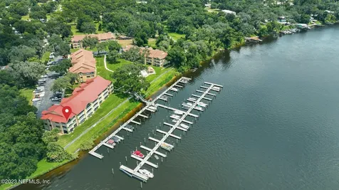 99 Broad River Place Welaka FL 32193