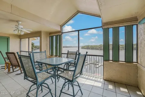 99 Broad River Place Welaka FL 32193