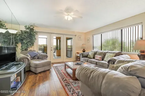 99 Broad River Place Welaka FL 32193