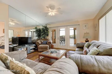 99 Broad River Place Welaka FL 32193