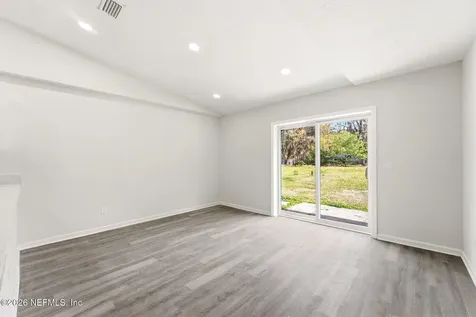 5570 Redpoll Avenue Jacksonville FL 32219
