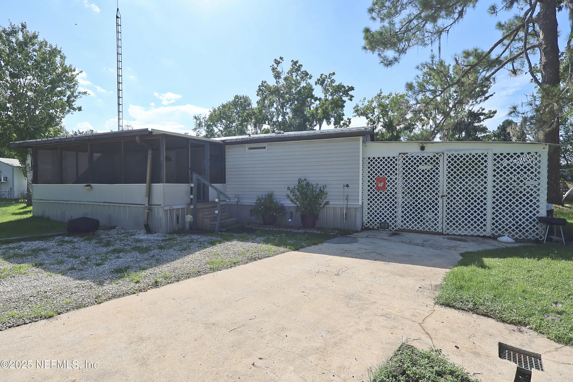 138 Edgewater Road Satsuma FL 32189