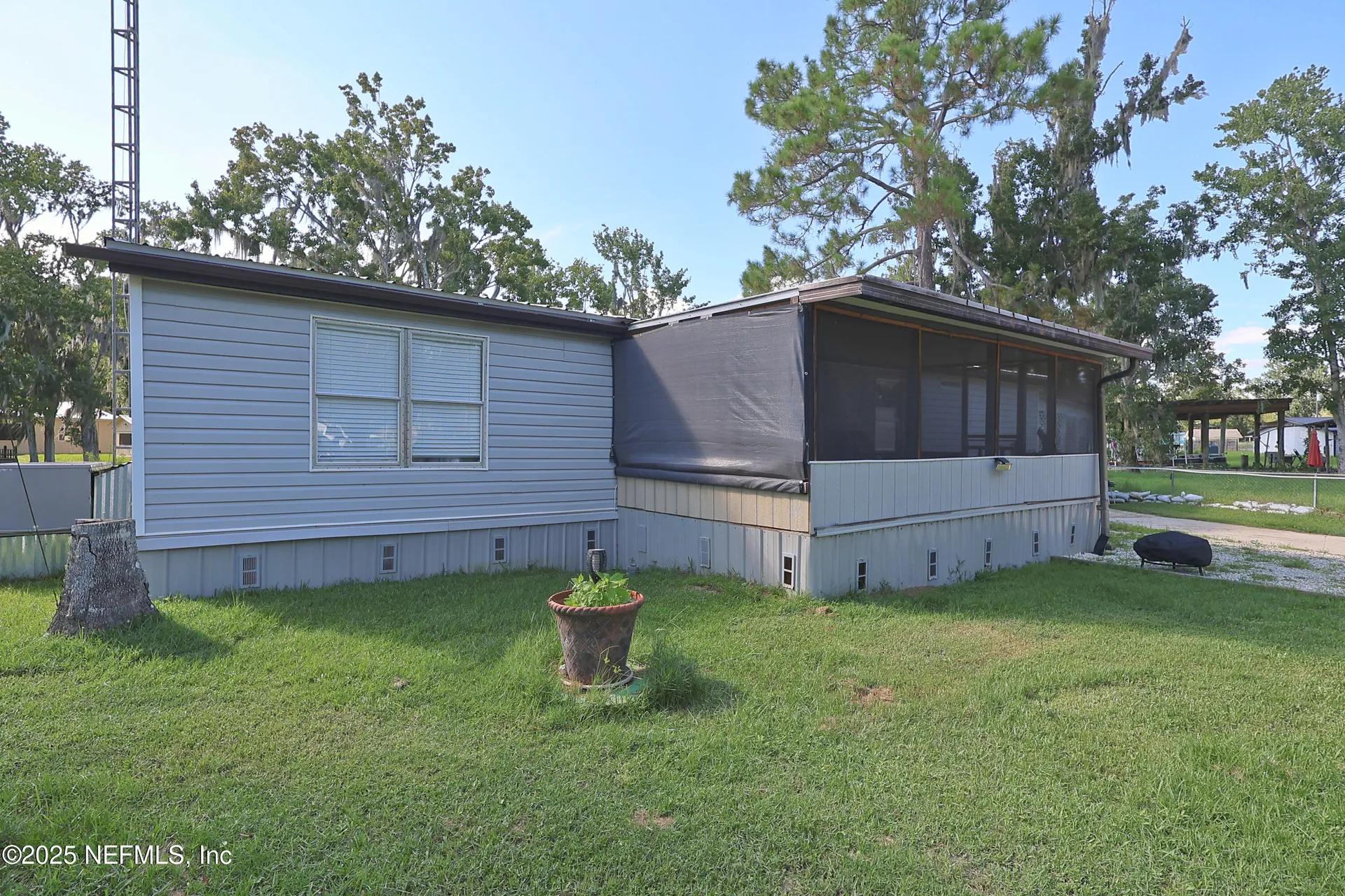 138 Edgewater Road Satsuma FL 32189