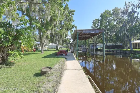 138 Edgewater Road Satsuma FL 32189