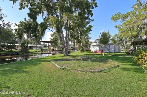 138 Edgewater Road Satsuma FL 32189