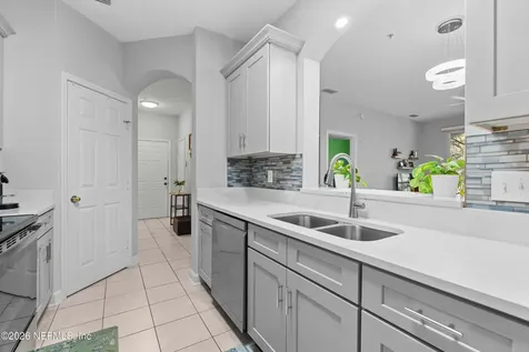 10550 Baymeadows Road Jacksonville FL 32256
