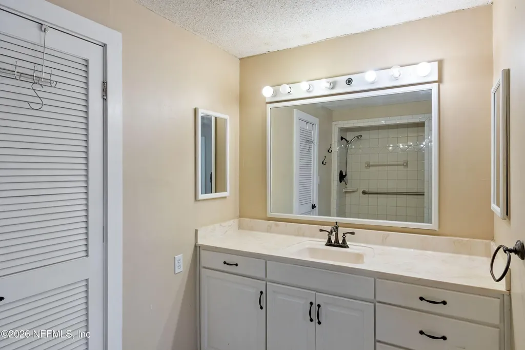 309 E River Road East Palatka FL 32131