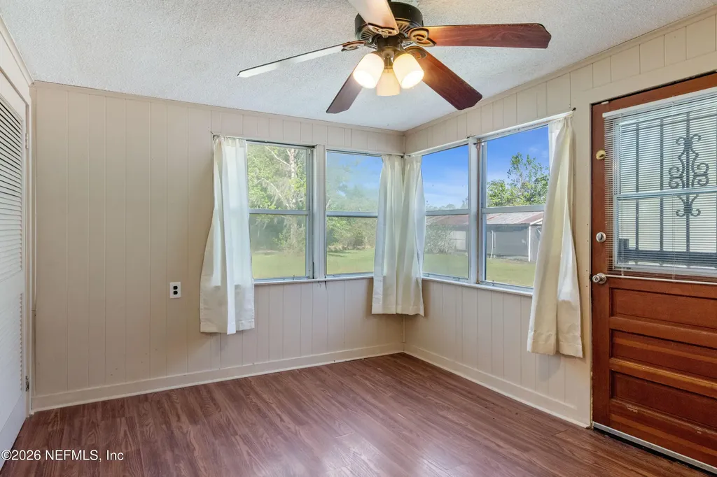 309 E River Road East Palatka FL 32131