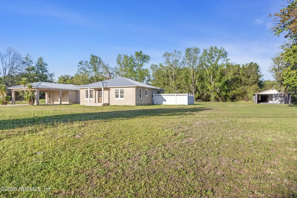 309 E River Road East Palatka FL 32131