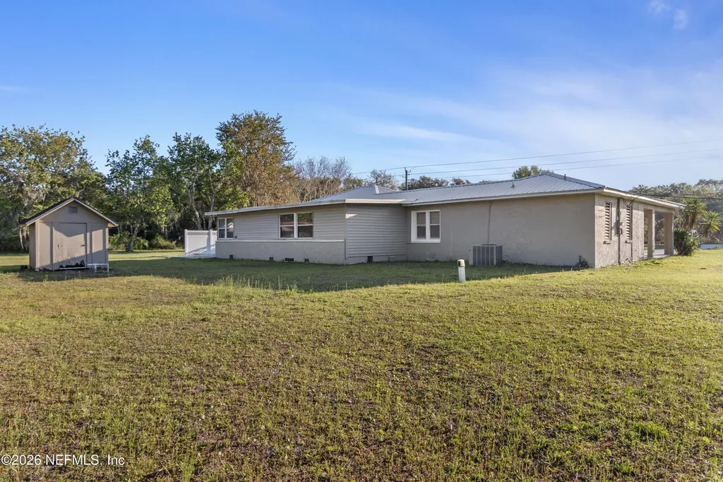 309 E River Road East Palatka FL 32131