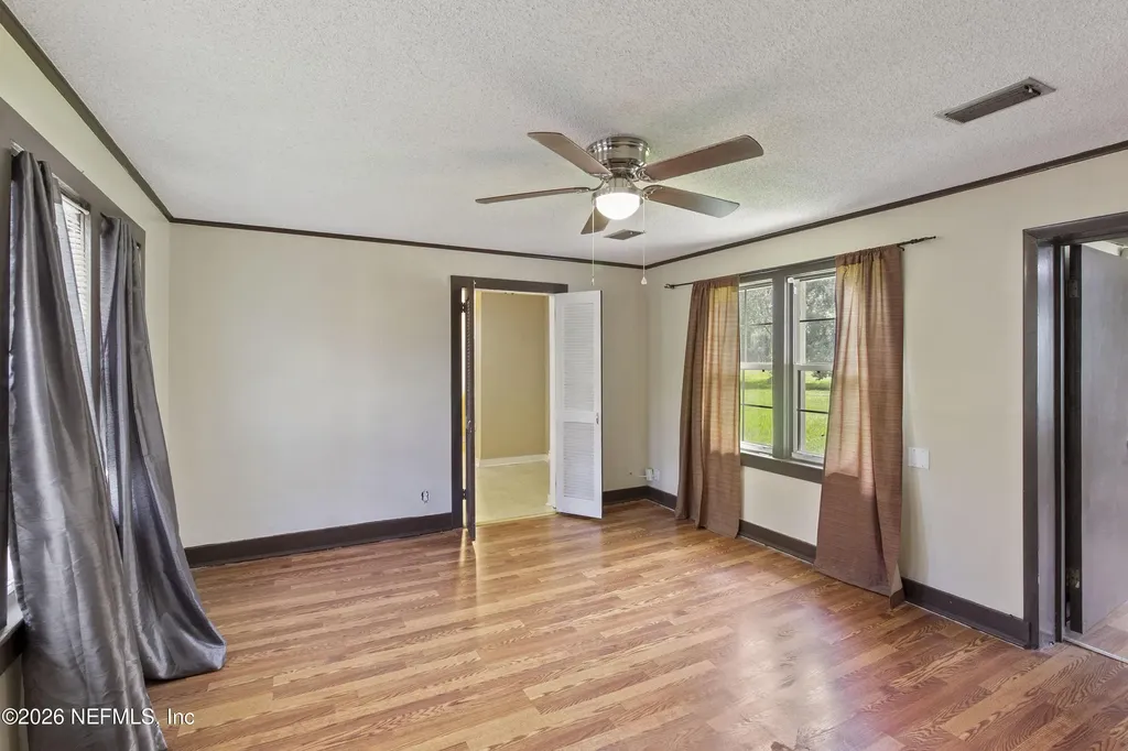 309 E River Road East Palatka FL 32131