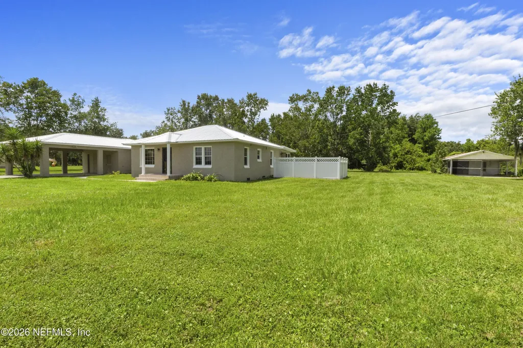 309 E River Road East Palatka FL 32131