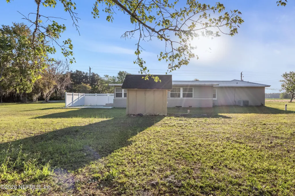 309 E River Road East Palatka FL 32131