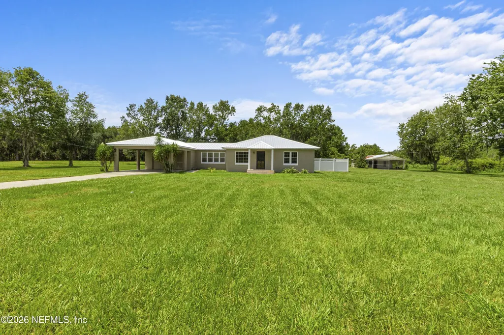 309 E River Road East Palatka FL 32131